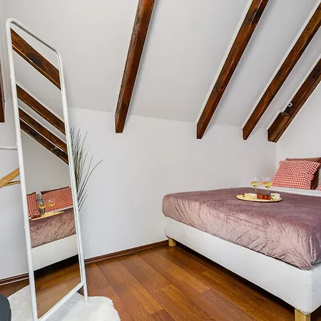 Lumina Duplex In Old Town Apartmán *