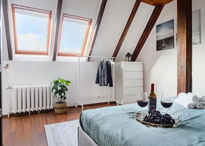 Lumina Duplex In Old Town Apartment *