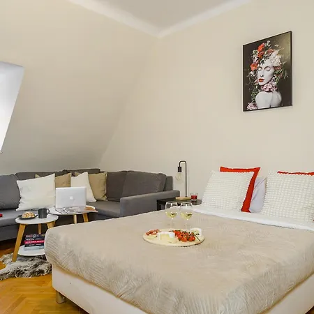 Lumina Duplex In Old Town *